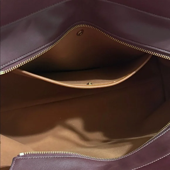 Coach Empire 40 in Merlot - Picture 7 of 16